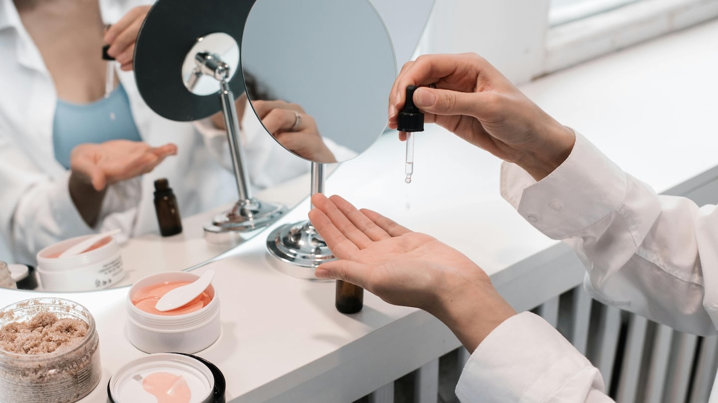 A beauty employee at work.